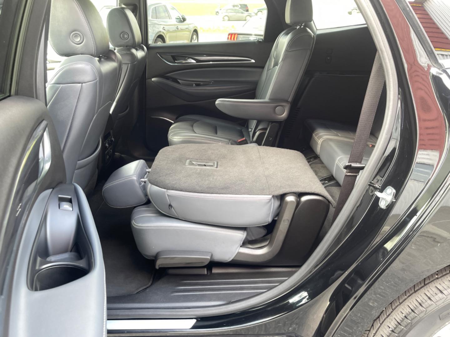 2022 BLACK /Gray Leather BUICK ENCLAVE PREMIUM (5GAEVBKW8NJ) with an 3.6L engine, Automatic transmission, located at 1960 Industrial Drive, Wasilla, 99654, (907) 274-2277, 61.573475, -149.400146 - Photo#9